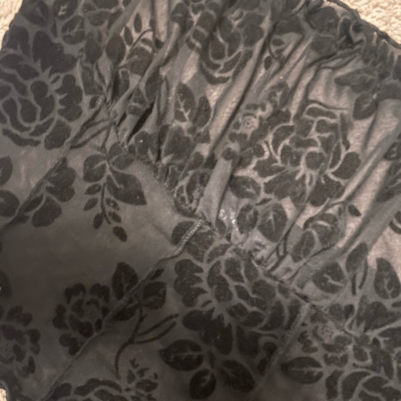 Floral black print tank top - Picture 3 of 4